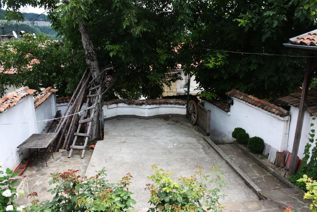 Hikers Hostel Велико-Тырново Экстерьер фото